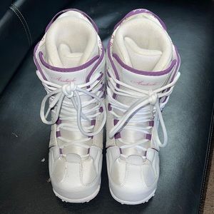 Avalanche Snowboard Boots